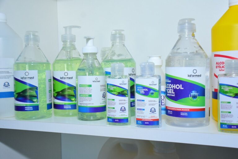 LAFORMED continúa con la producción de alcohol, repelentes e insecticidas