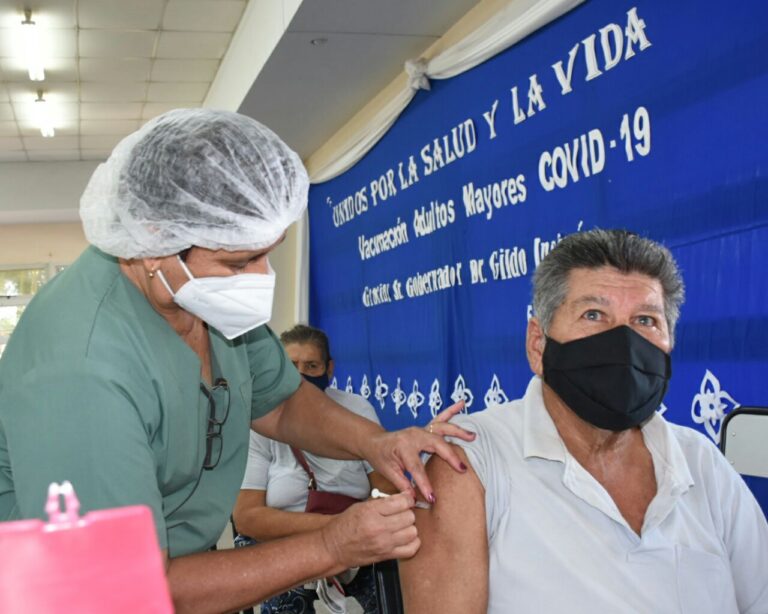 Destacan el sostenido avance de la vacunación contra el COVID-19 en la provincia