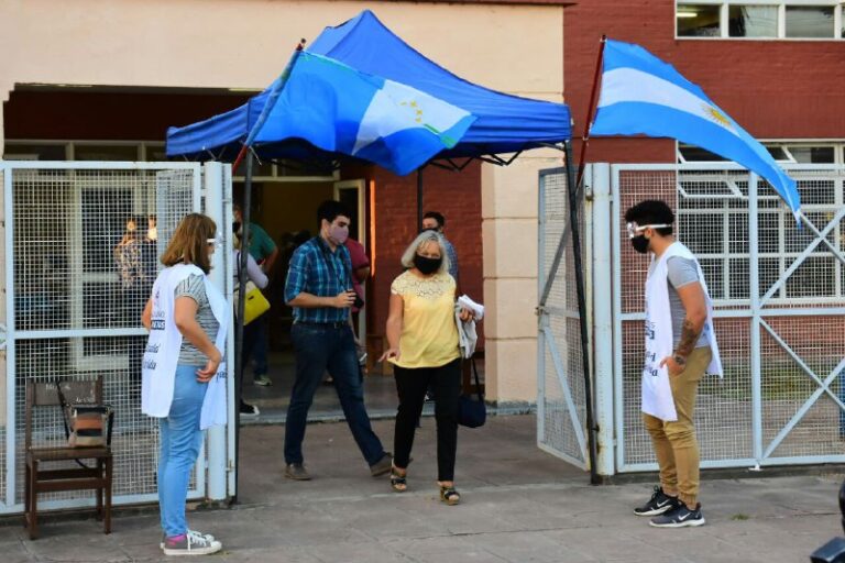Continúa este domingo la vacunación contra el COVID-19 en Capital