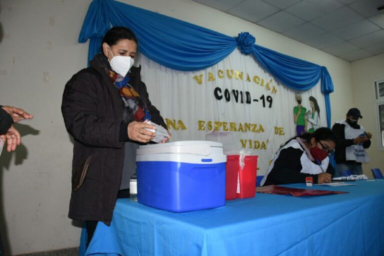 Alegría en Posta Cambio Zalazar por la vacunación