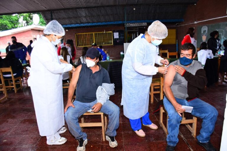 Se realizó otra jornada de vacunación contra el coronavirus en diez localidades del interior provincial