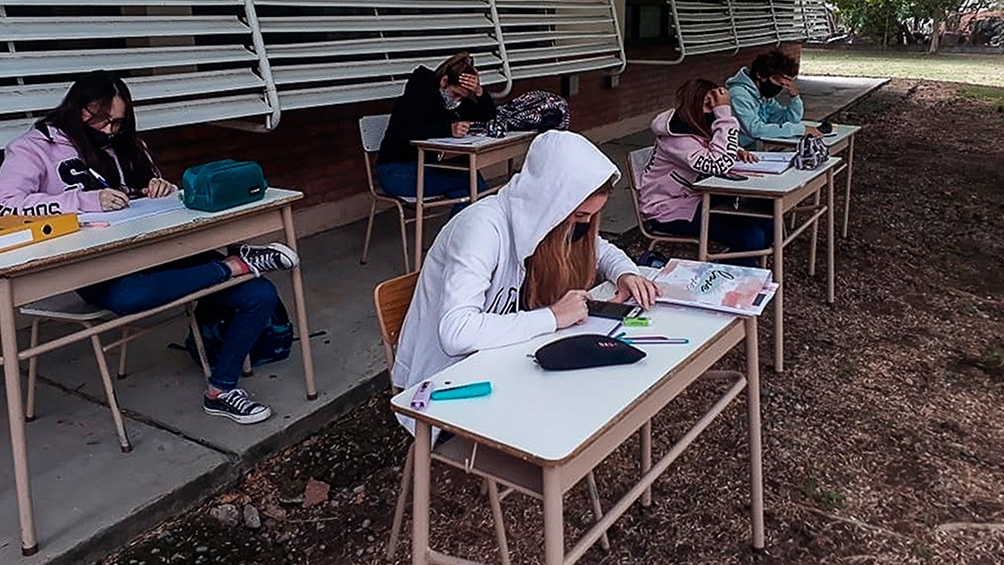 Neuquén retomará las clases presenciales a partir del lunes