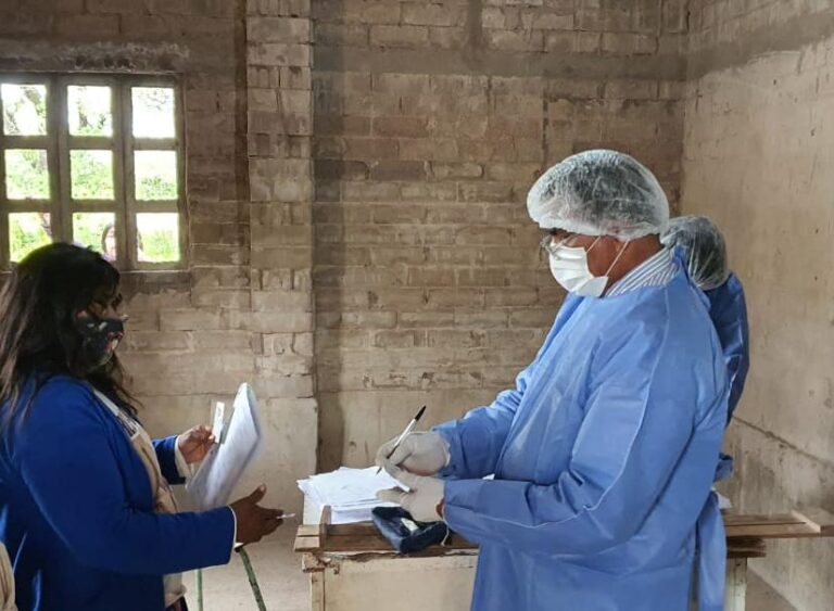 Controles periódicos a familias que residen en comunidades alejadas de centros urbanos