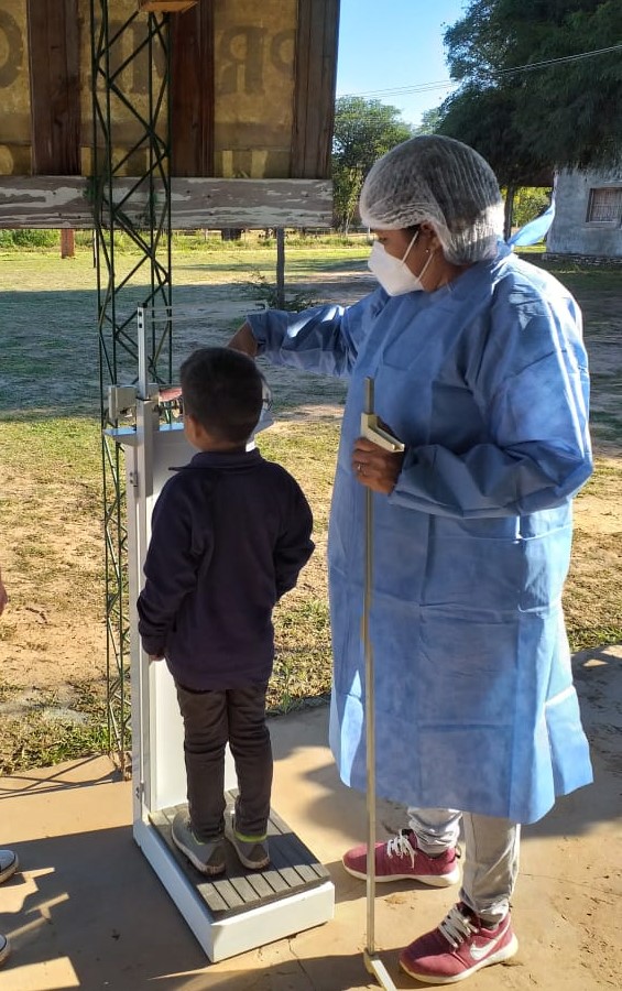 Vacunación y control infantil en colonias aborígenes