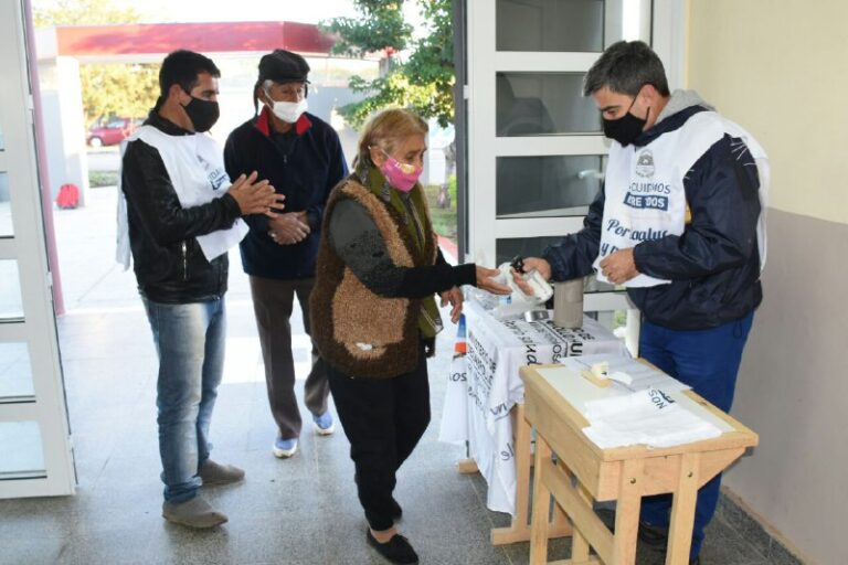Por el interior, sigue la intensa vacunación contra el COVID-19