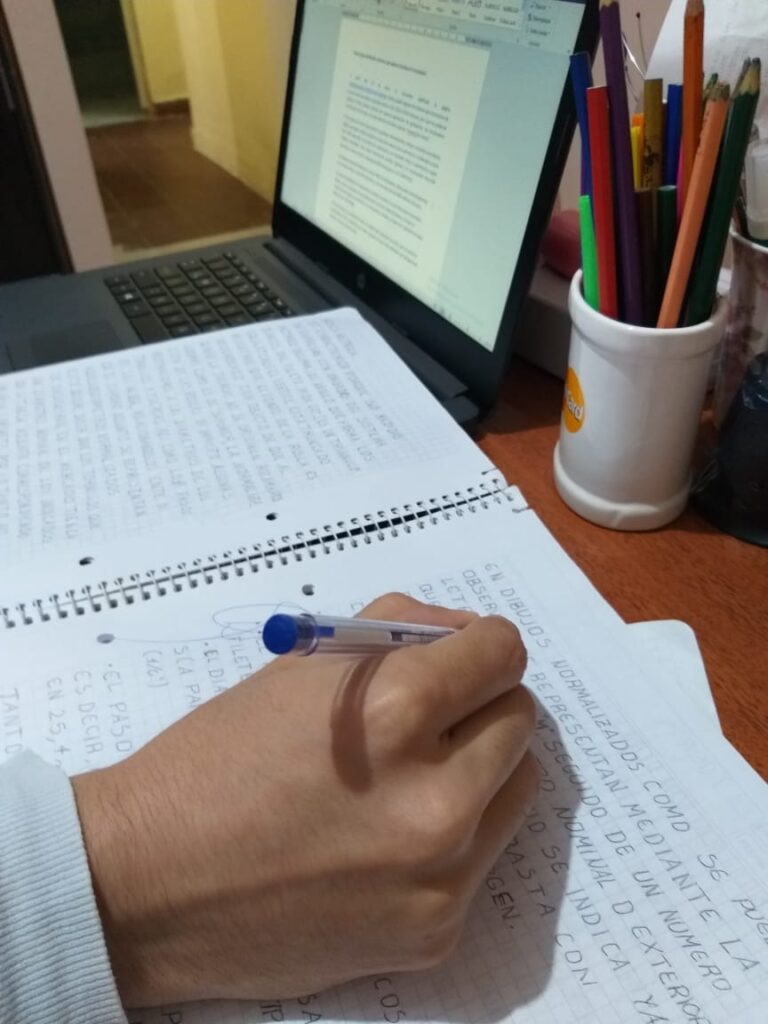 Becas Egresa destinada a jóvenes que quieran terminar el secundario