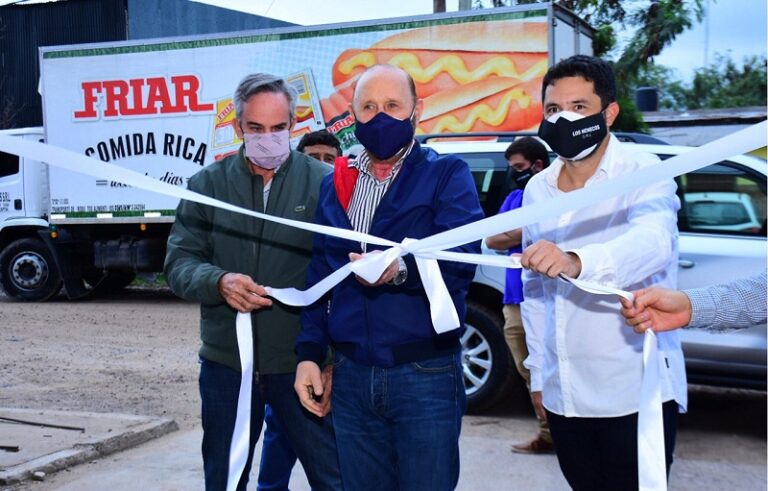 Gildo Insfrán asistió a la inauguración de planta de chacinados de cadena de carnicerías