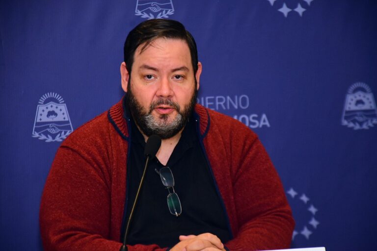 Bibolini aseguró que en virtud de los aumentos en UTI, se analiza reabrir áreas críticas COVID en otros hospitales