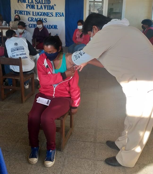 Continua sin pausa la vacunación COVID en comunidades originarias