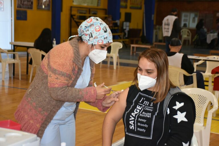 Este sábado se completará la vacunación de toda la población objetivo mayor de 18 años