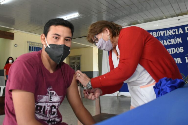 COVID-19: La vacunación se despliega en localidades del norte provincial