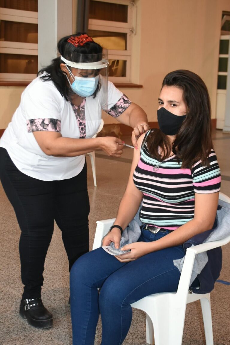 Más jóvenes del interior fueron inoculados contra el COVID-19