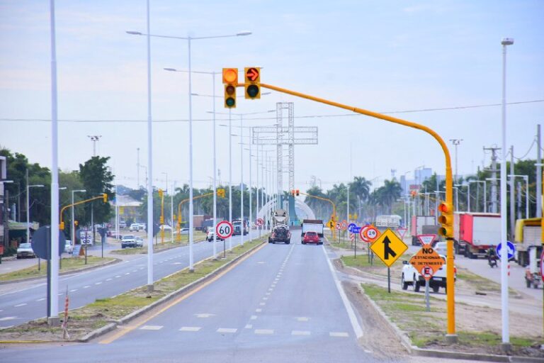 Avanzan las obras de la autovía y el puente elevado sobre la avenida Gendarmería Nacional