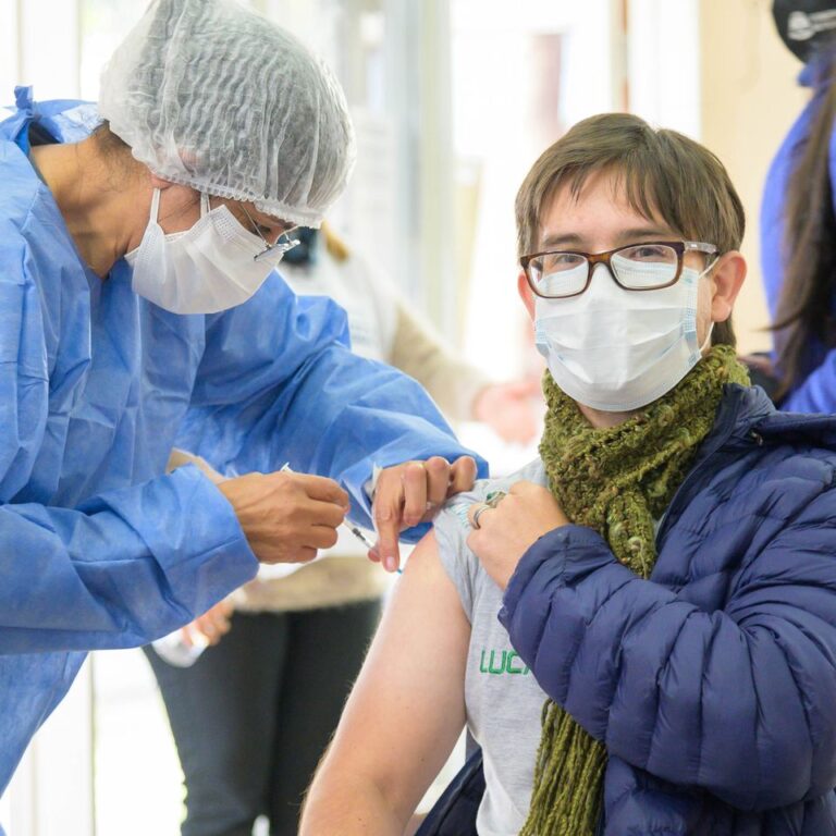 Insfrán anunció tres jornadas consecutivas de vacunación para el interior