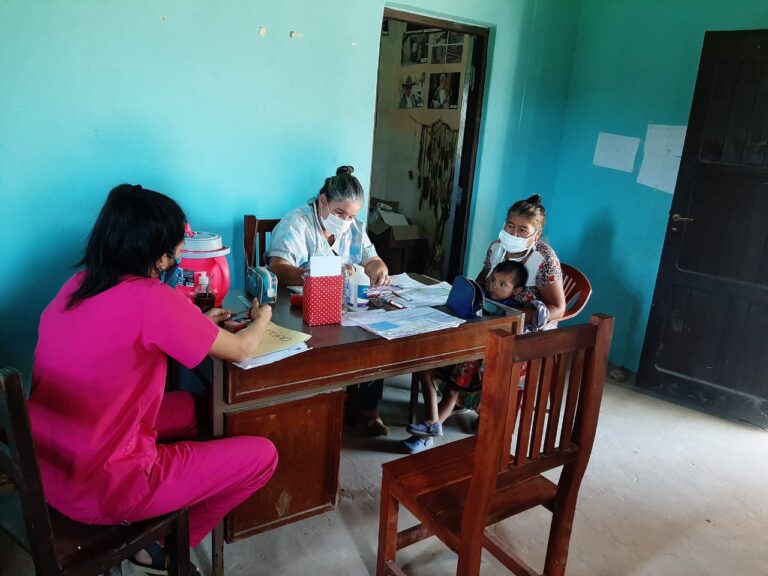 Familias wichí beneficiadas con un amplio operativo sanitario