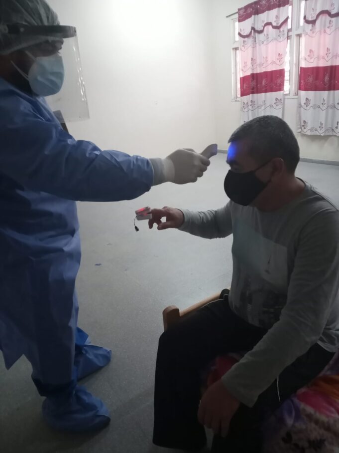Hospital Villa Dos Trece: denodada tarea del equipo de salud en el control de los pacientes COVID