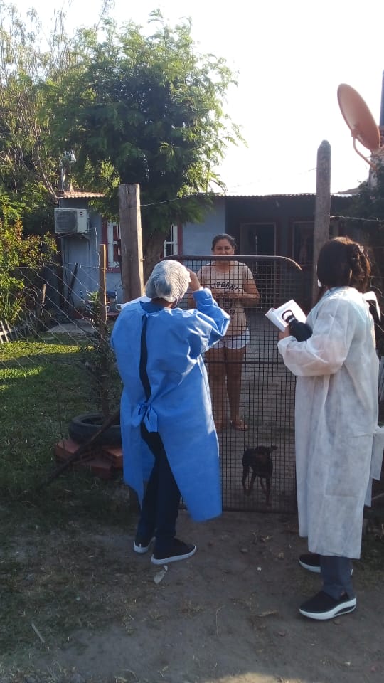 Equipos de salud recorren las casas para ofrecer los servicios disponibles
