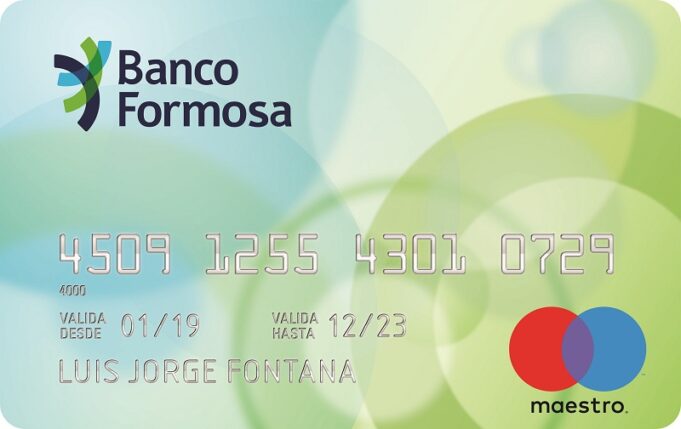 Continúa el operativo de entrega de tarjetas débito en el Banco Formosa