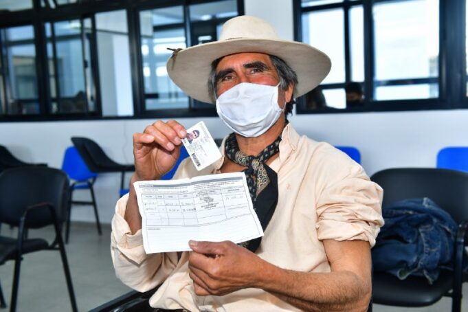 Vecinos de Capital satisfechos tras completar su esquema de vacunación