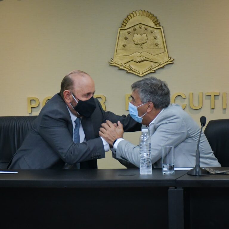El gobernador Insfrán y el titular de ENACOM firmaron importantes convenios para obras de conectividad