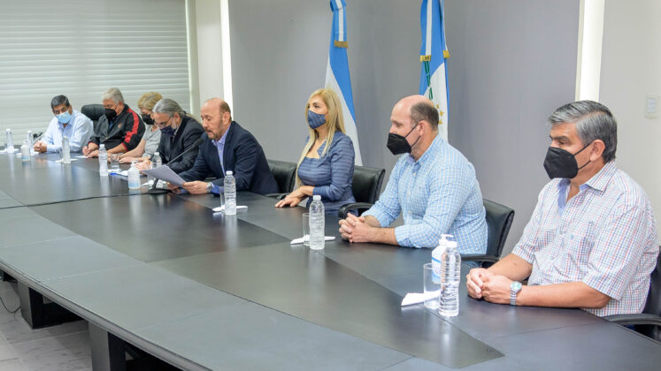 Gremialistas celebraron el nuevo aumento de sueldo anunciado por el gobernador Insfrán