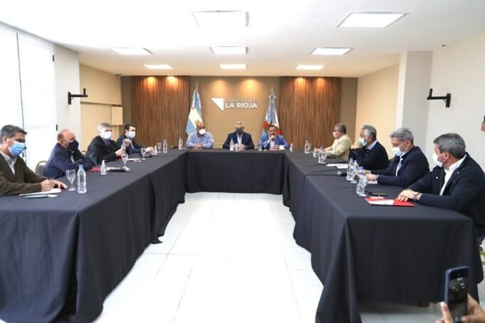 Gildo Insfrán asistió en La Rioja a una reunión de trabajo con el Presidente