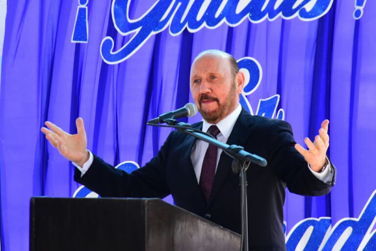 Insfrán: “La educación y la salud públicas son los pilares del crecimiento y desarrollo de una sociedad”