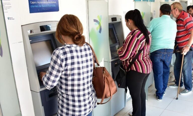 Estatales percibirán haberes de septiembre con el 10% de aumento