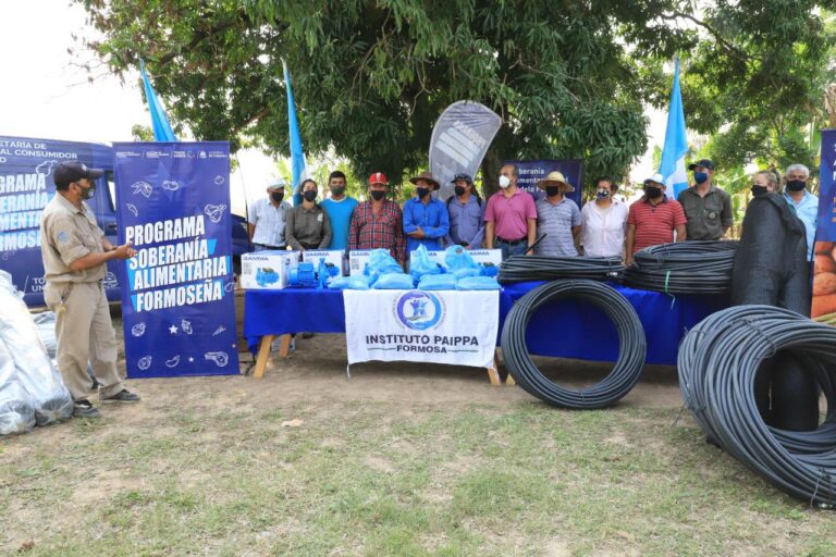 Entrega de equipamientos a familias paipperas que abastecen al Programa Soberanía Alimentaria Formoseña