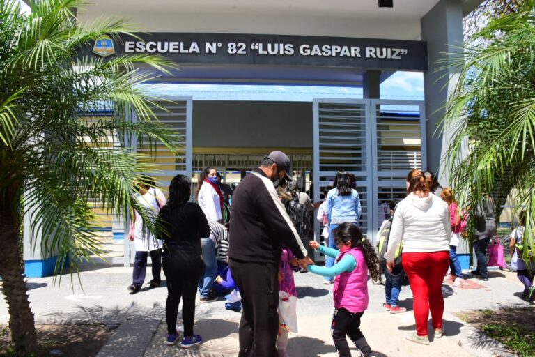 Este lunes se retomó la presencialidad plena en todas las escuelas de la provincia