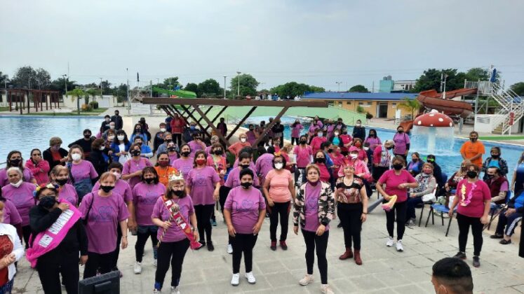 Los Gimnasios Terapéuticos celebraron el día de las Personas Mayores en el parque acuático