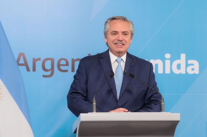 Alberto Fernandez: «Nos estamos poniendo de pie»