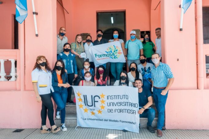 Estudiantes de la Licenciatura en Turismo realizaron un “City Tour” en Capital