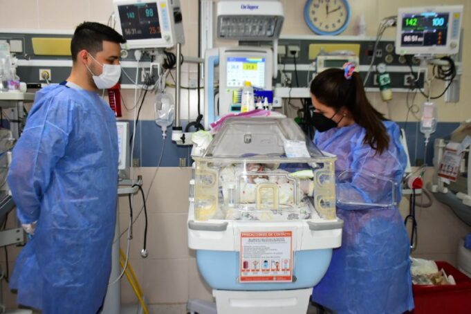 Equipos del Hospital de la Madre y el Niño y el HAC operaron del corazón a una beba prematura
