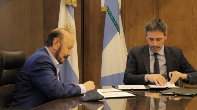 Insfrán firmó con el titular del CFI convenios de interés para la Provincia