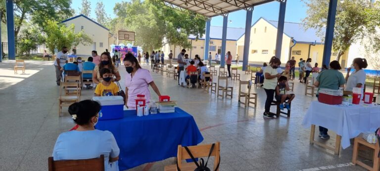 Niños de 5 a 11 años recibieron primera dosis de vacuna contra el COVID-19