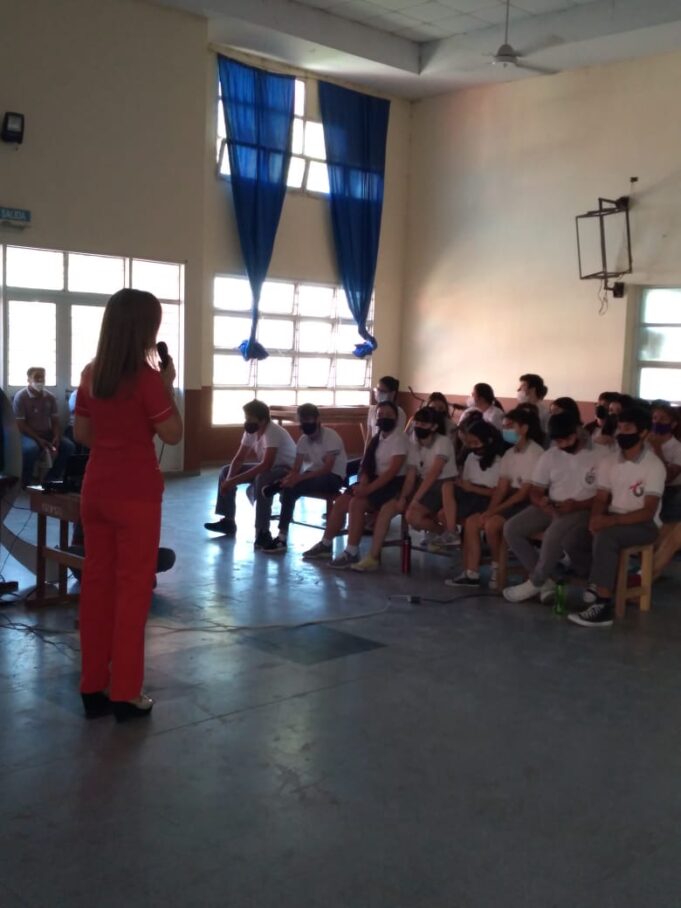 Jóvenes estudiantes participaron de una jornada sobre VIH/SIDA