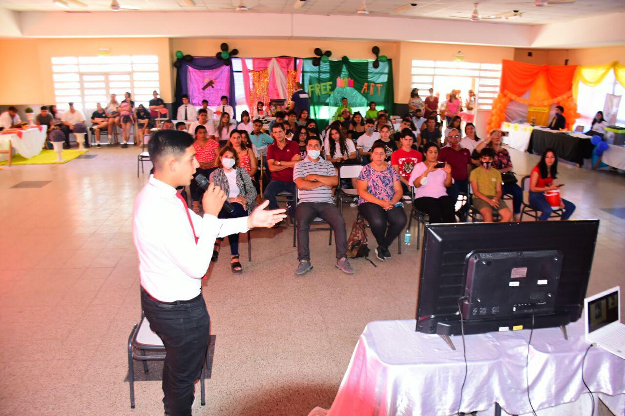 Alumnos de la EPES Nº 99 realizaron un muestreo de proyectos de microemprendimiento