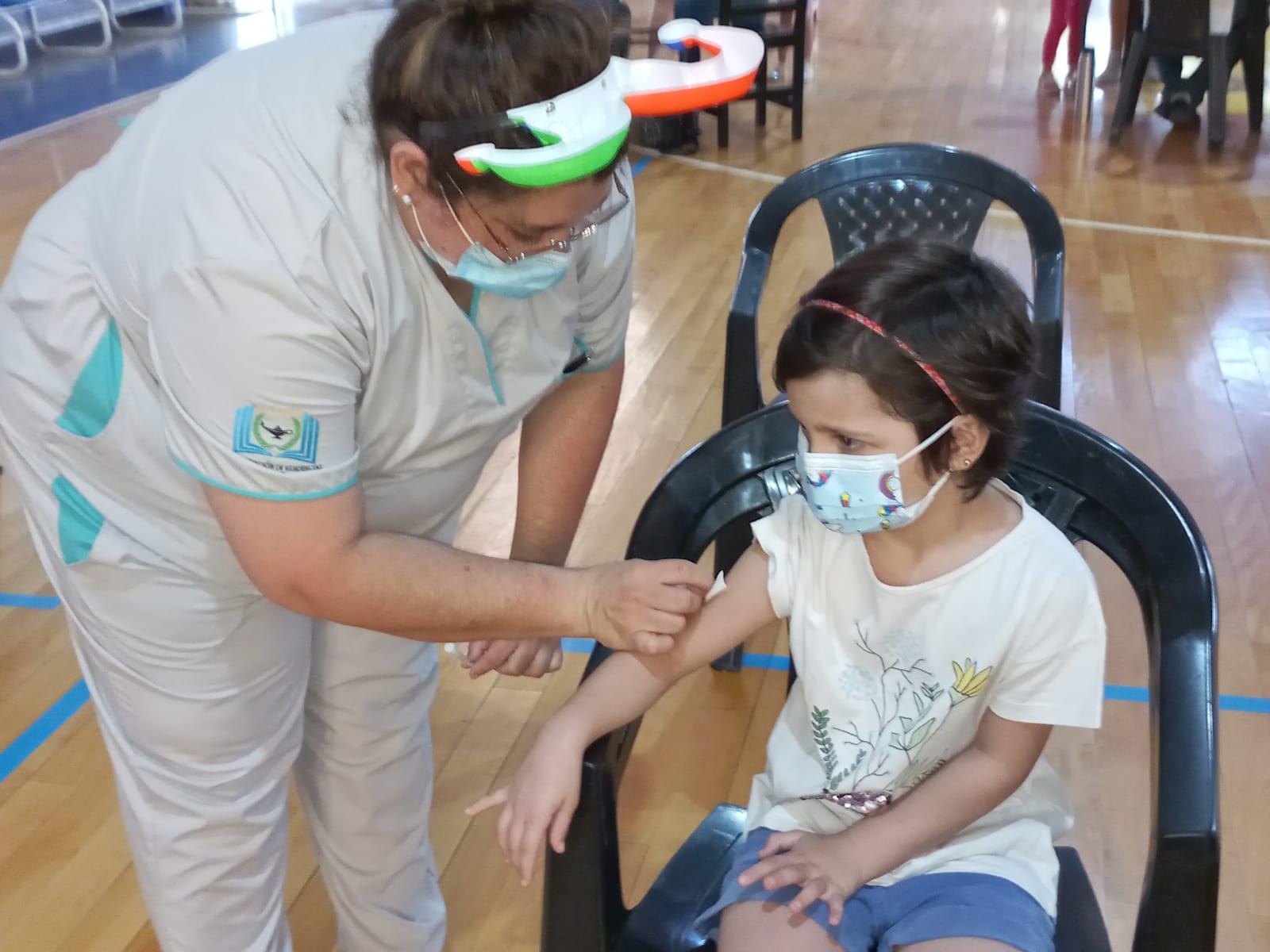 Menores de 3 y 4 años reciben este domingo la primera dosis contra el COVID-19