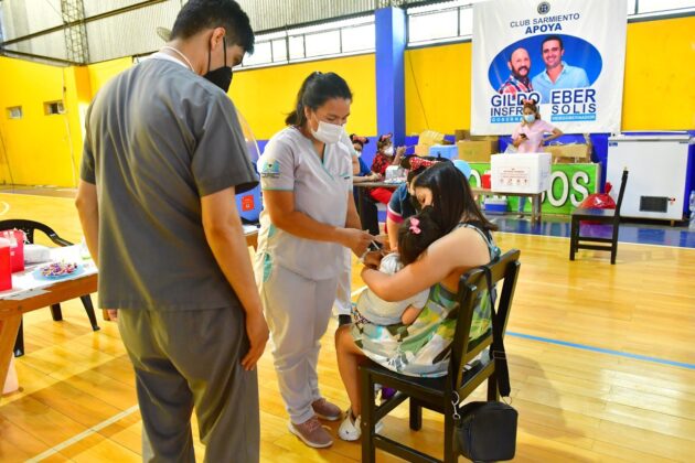 Vacunación: en el interior será jornada extendida para facilitar el acceso a más personas
