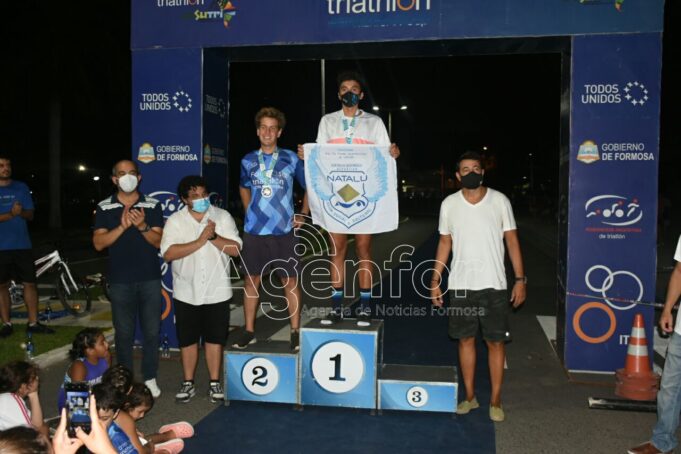 Triatlón: Ibrahim Alucín y Estefanía Díaz, campeones en su tierra