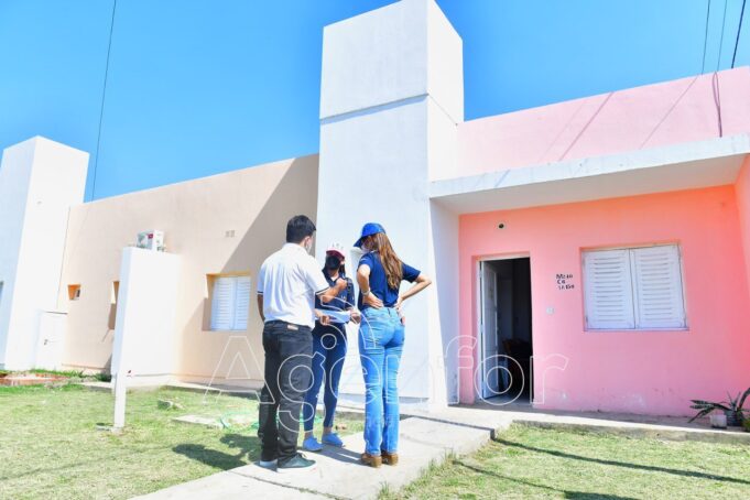El IPV realiza un relevamiento a adjudicatarios de la última entrega de viviendas