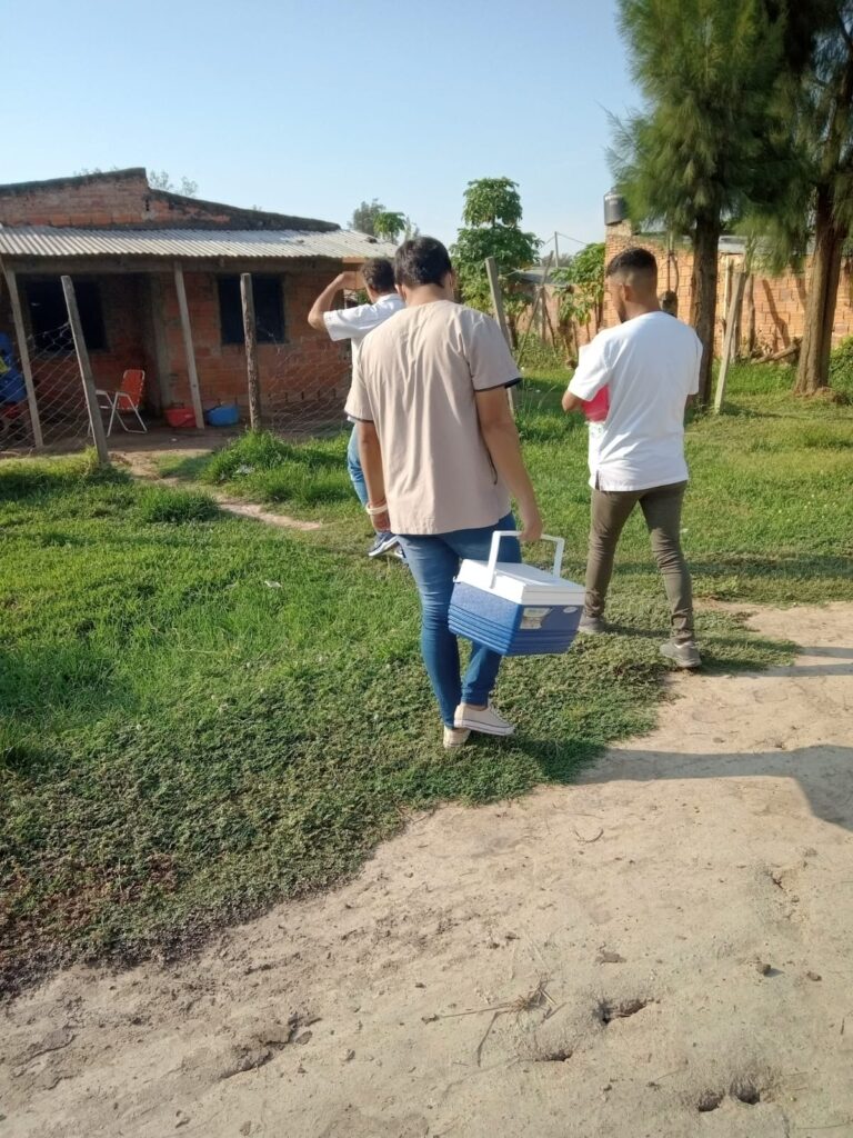 Naineck: El equipo de salud continúa con la vacunación COVID casa por casa