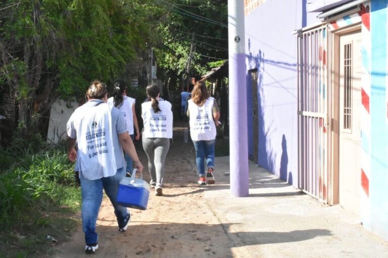 Sigue la vacunación casa por casa: “Cuando las cosas se hacen con amor, no hay cansancio”