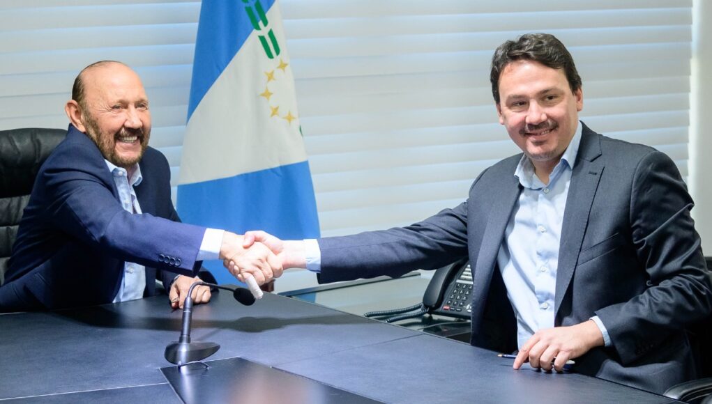Insfrán firmó convenios con la Subsecretaría de Energía Eléctrica de Nación