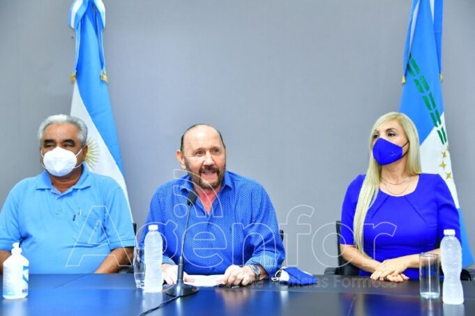 Insfrán anunció un aumento salarial del 50%  para empleados públicos activos y pasivos