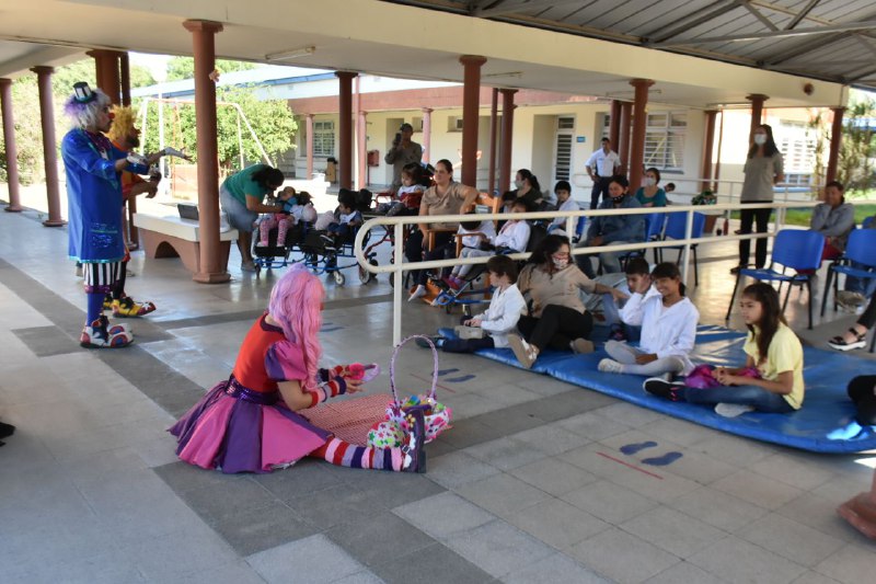 La Escuela Especial N°12 agasajó a sus estudiantes con una obra para toda la familia