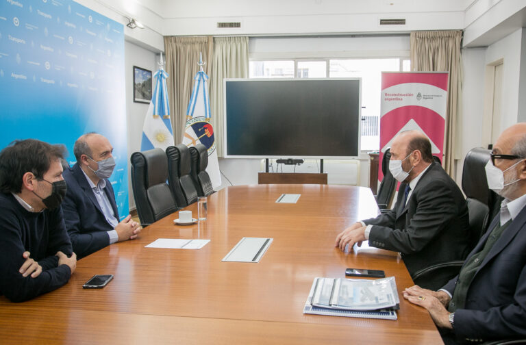 El gobernador Insfrán se reunió con un funcionario nacional de Transporte