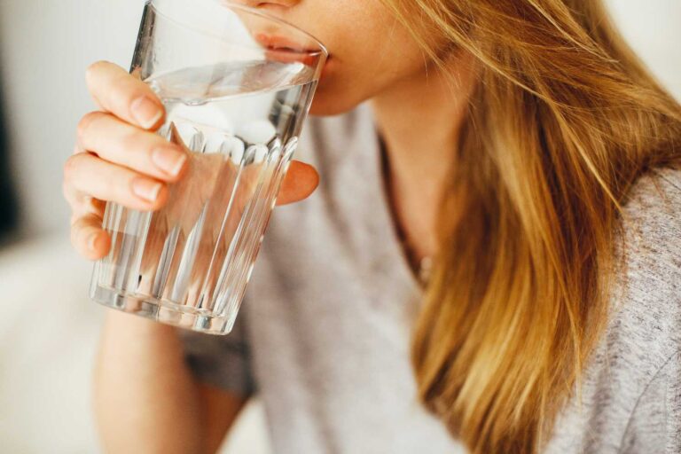 La importancia de consumir agua