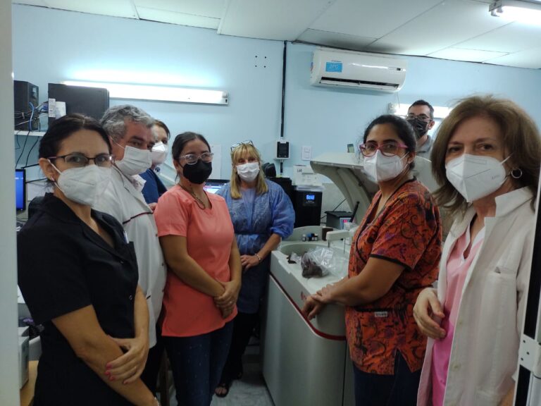 Incorporaron equipo de alta performance al laboratorio del Hospital de la Madre y el Niño